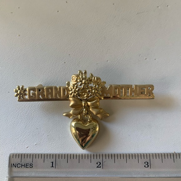 Grandmother Brooch jewelry pin - Picture 9 of 11